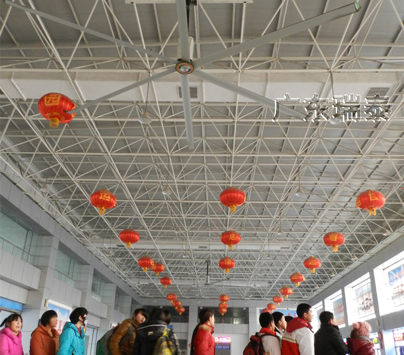 瑞泰風(fēng)工廠車間用大型工業(yè)吊扇，公公場所應(yīng)用案例