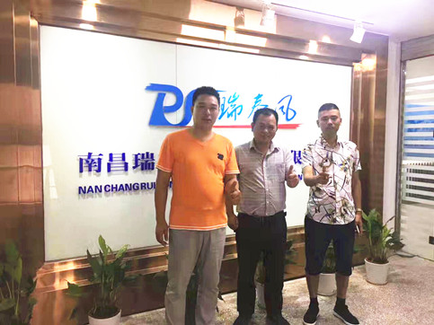 千里探望華中團(tuán)隊(duì)，吹響工業(yè)吊扇廠房通風(fēng)降溫沖鋒號(hào)